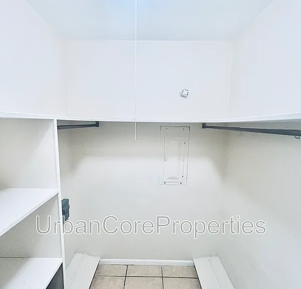 115 7th Ave N #9 — Photo 8