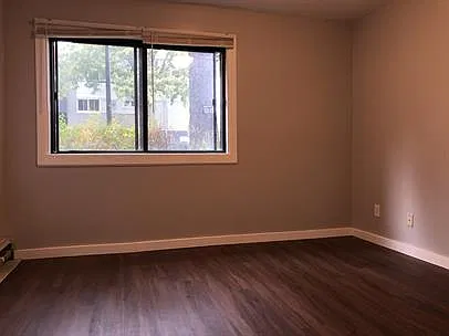 Local 25 Apartments - 3 — Photo 4