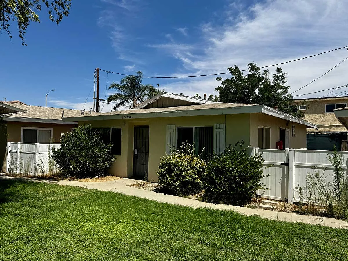 2 bed, 952 sqft, $2,600 — Photo 1