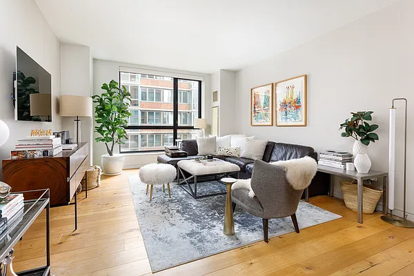 Sold by Compass | media 1