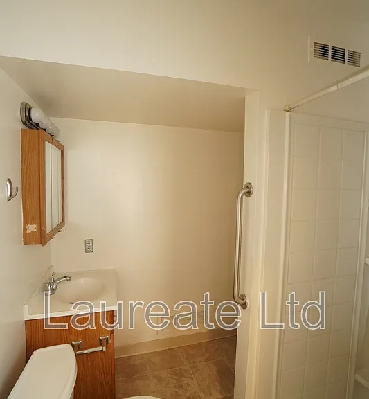 1436.5 Kenton St — Photo 4