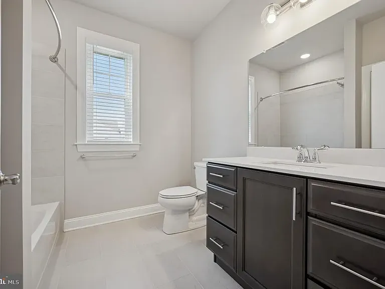212 Foxhedge Rd — Photo 2