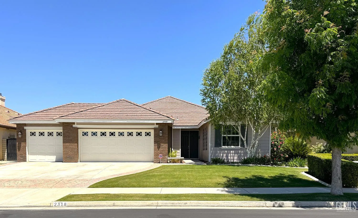 2318 Snowdrop Dr photo 1
