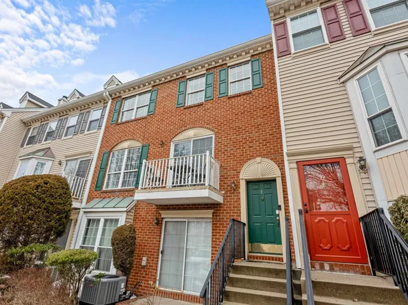 7 Cottonwood Street image 1 of 29