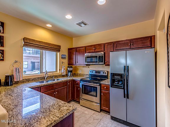4th image of 4146 N Thurston Ln Unit 100