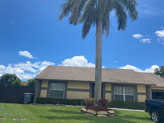3rd image of 7410 Pinedale Dr