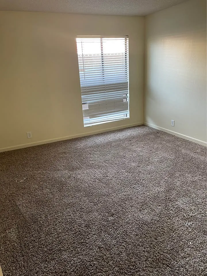 2 bed, 950 sqft, $1,700 — Photo 4
