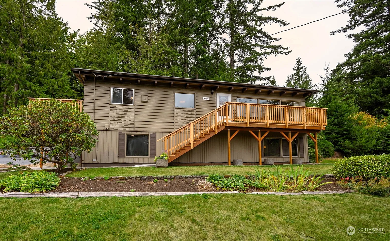 4230 Lakeway Drive photo 1