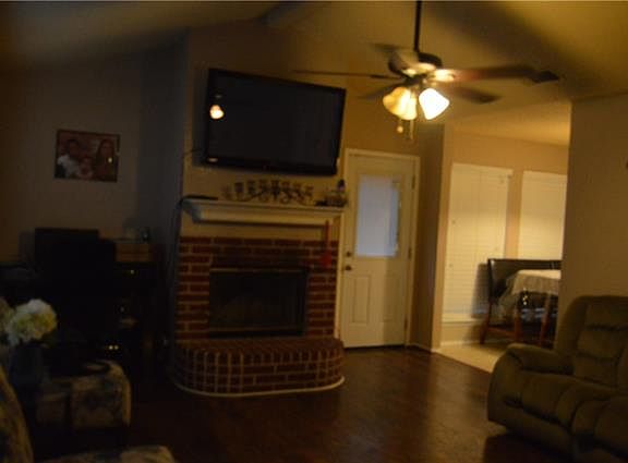 2nd image of 1801 Gainsborough Way