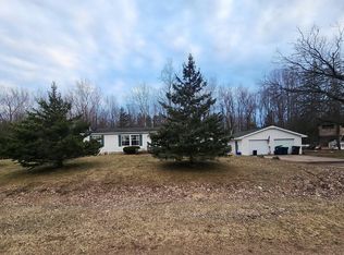 19933 Lakefield Rd, Merrill, MI 48637