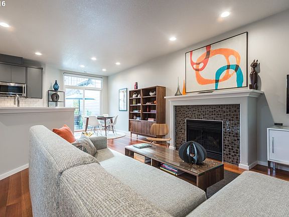 4th image of 7248 NE Stoneybrook St