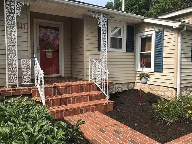 611 Highland Way — Photo 3