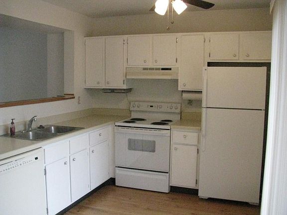 2nd image of 964 Worthington Woods Blvd