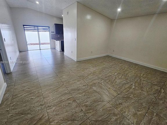 4th image of 9319 NW 121st St