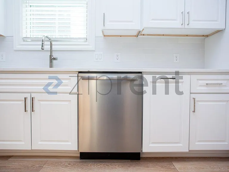 139 W Deaderick St — Photo 10