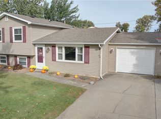 26 Madeira Dr, Depew, NY 14043