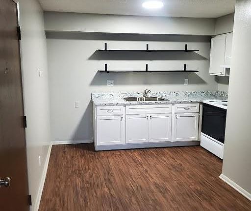 2nd image of 3807 N Rockwell Ave #120