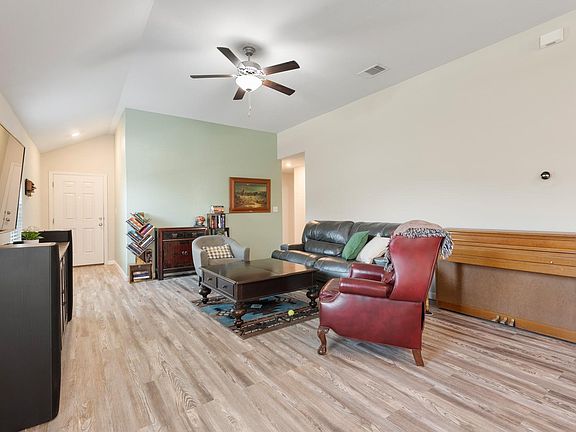 4th image of 131 Rains