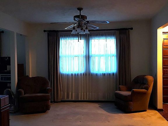 3rd image of 7372 Jefferson St