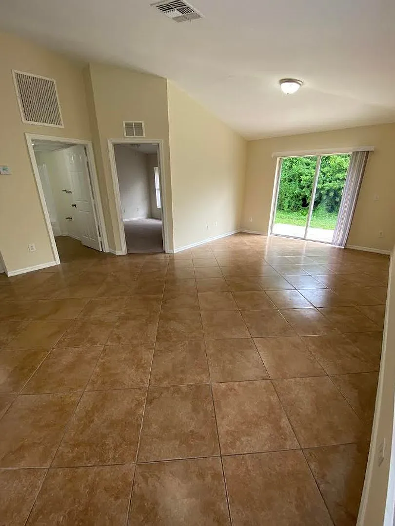 2 Bed 2 Bath Duplex in San Carlos Park — Photo 4