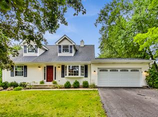 215 Machelle Dr, Cary, IL 60013