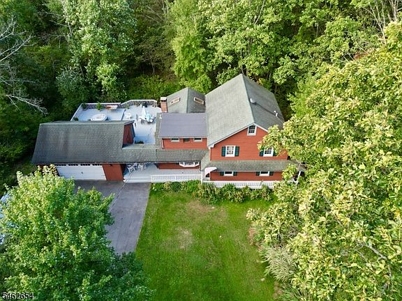3rd image of 193 Millbrook Rd