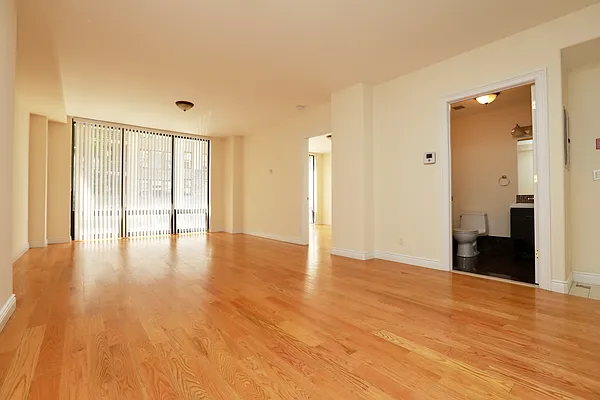 Rented by R New York | media 2