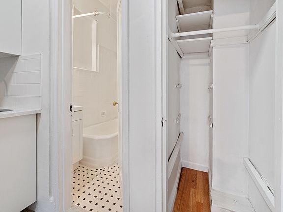 4th image of 324 E 4th St #10
