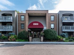 2800 Hamline Ave N APT 217, Roseville, MN 55113