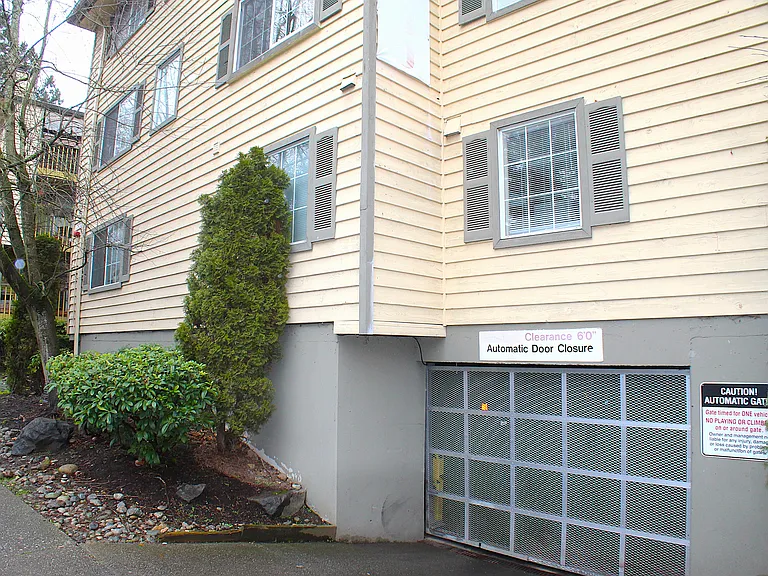 Spring Lake Apartments — Photo 8