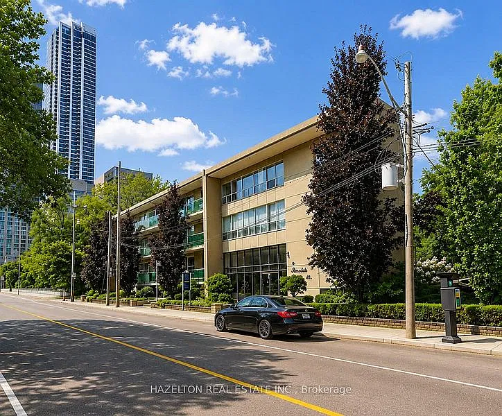 4 Sherbourne St N #107