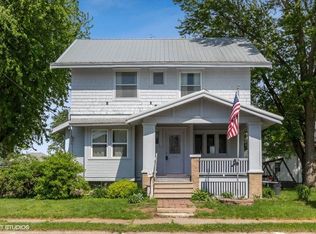 210 N 2nd Ave, Washington, IA 52353