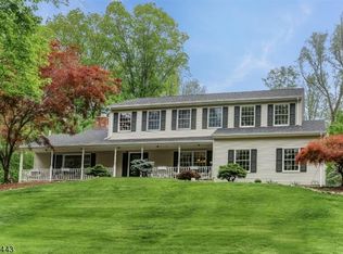 8 Shakespeare Rd, Hackettstown, NJ 07840