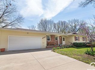 2806 Belle Haven Dr, Lawrence, KS 66046