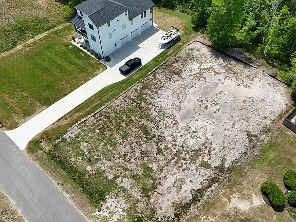 2nd image of 208 River Oats Court