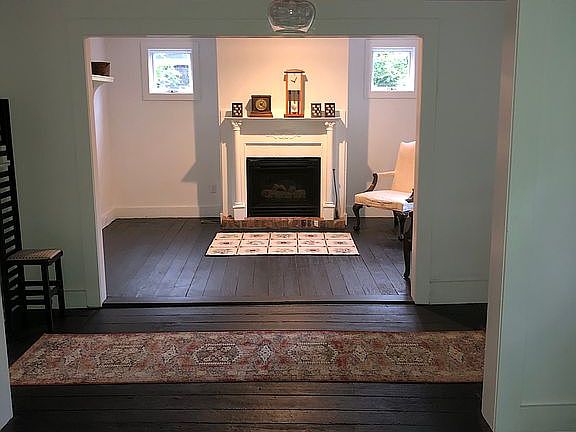 3rd image of 400 N Main St