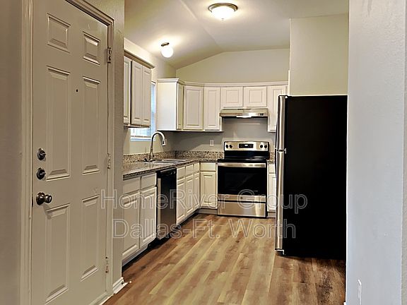 5th image of 144 Creek Cove Dr