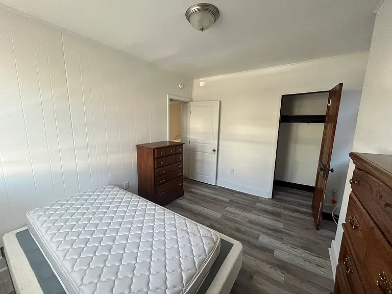 3264 Parkview Ave — Photo 16