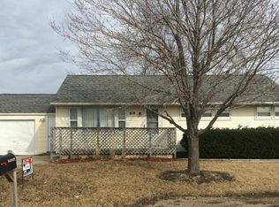 619 N 1st St, Alpha, IL 61413