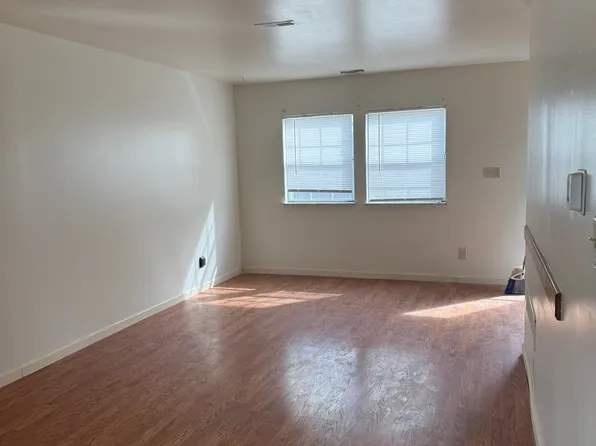 16 Spring Ln, East Stroudsburg, PA