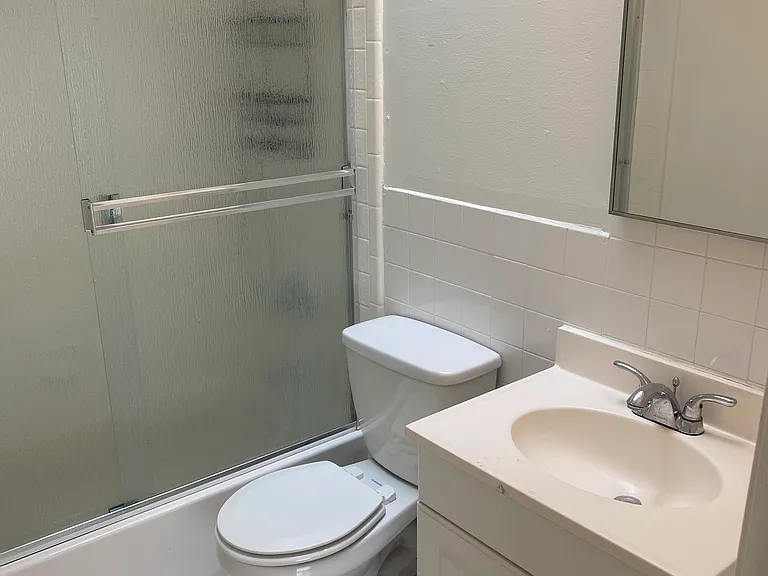 1634 Oxford St #205 — Photo 6