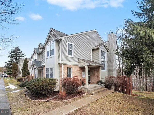 15795 Widewater Dr, Dumfries, VA 22025