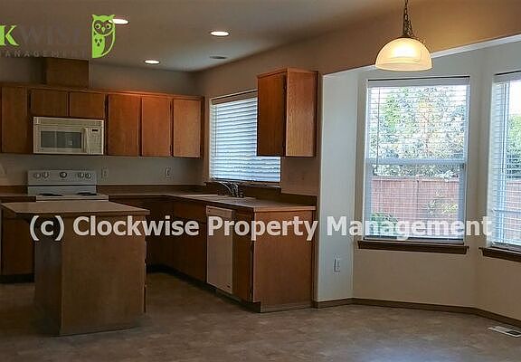 5th image of 15114 81st Avenue Ct E