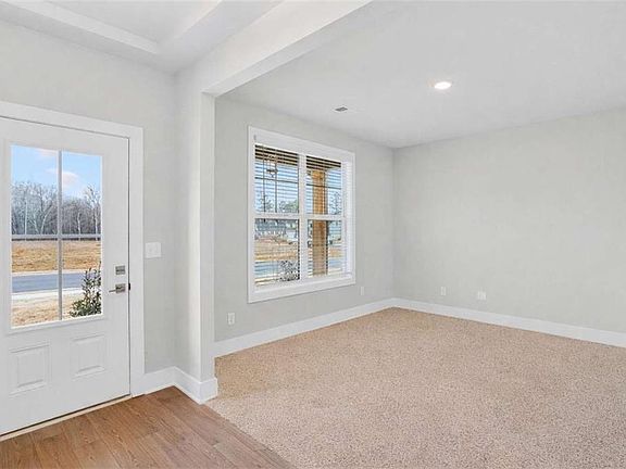 4th image of 403 Bass Cir