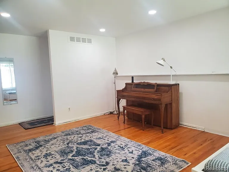 37515 Agar Dr — Photo 11