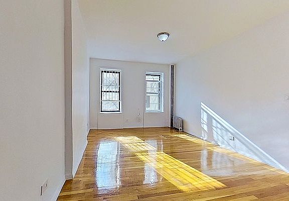 4th image of 225 W 105th St APT 2fe