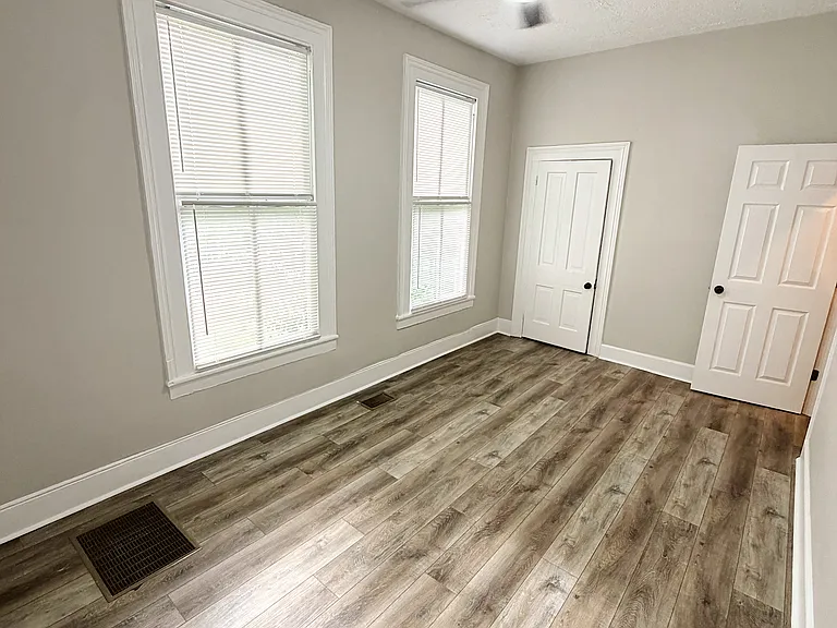 1004 3rd Ave N #102 — Photo 7