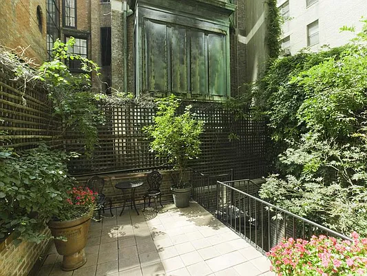 Sold by Sotheby's International Realty | media 8