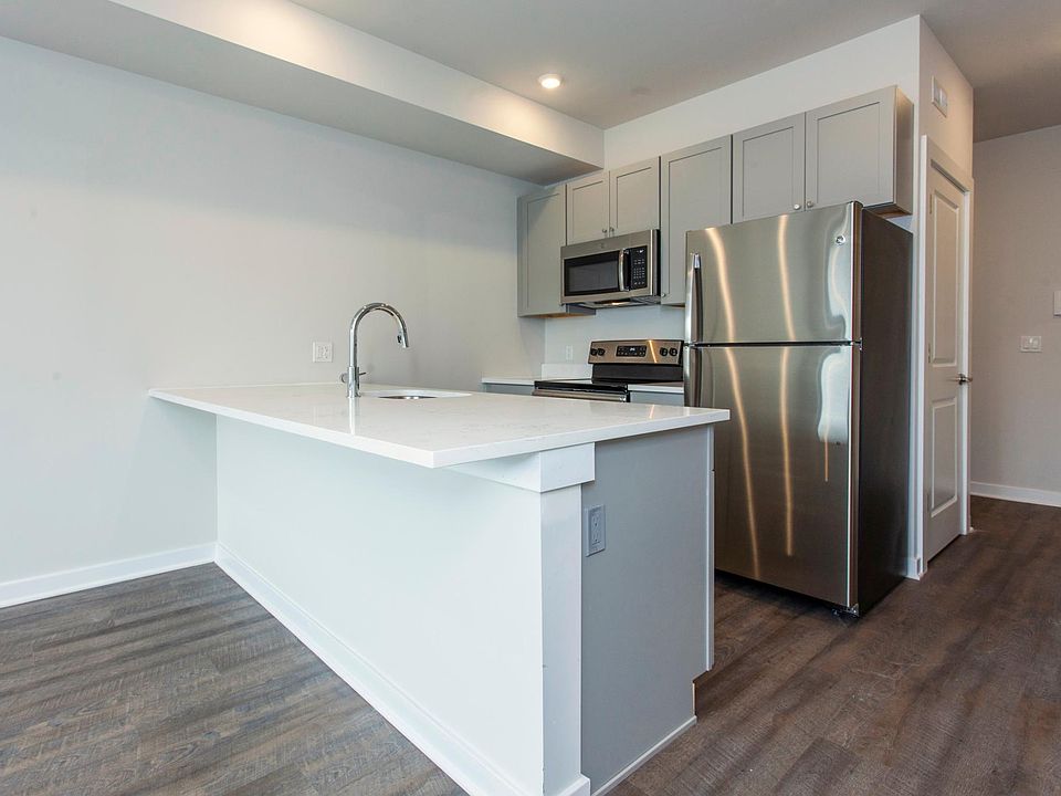1st image of 3604 Haverford Ave Unit 204