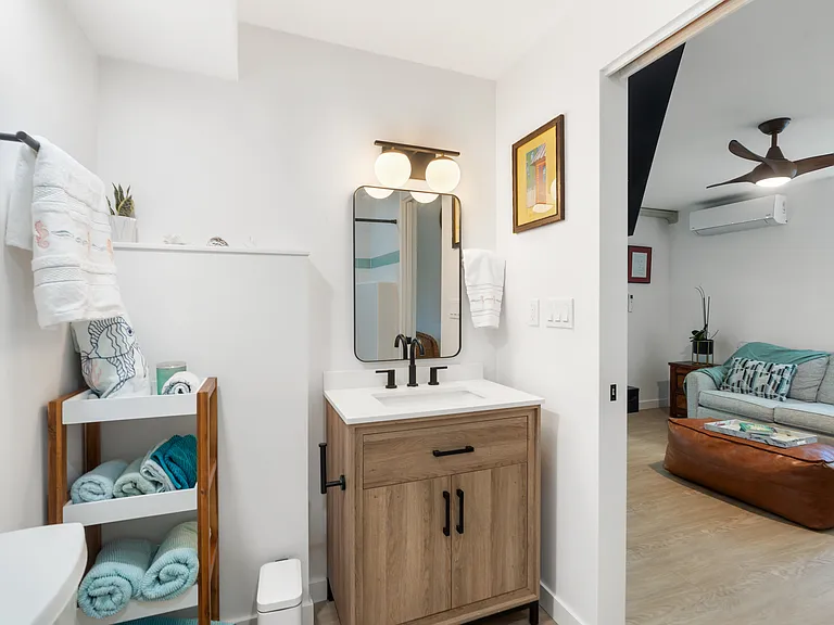 204 Kapahulu Ave #303 — Photo 22